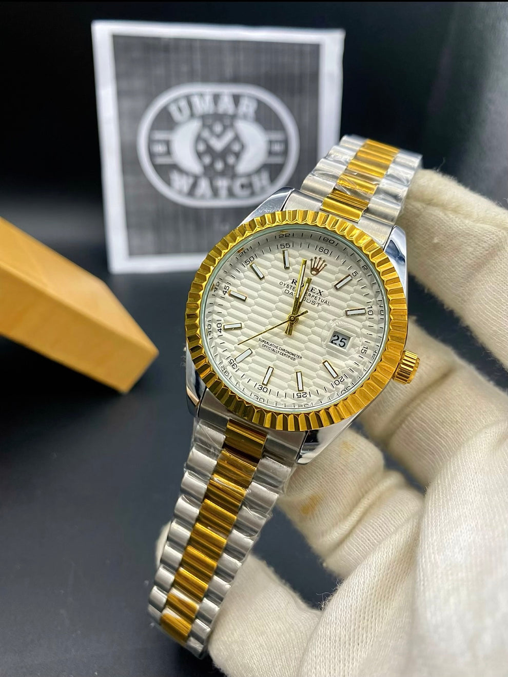 Premium Analog Wristwatch with Date Display