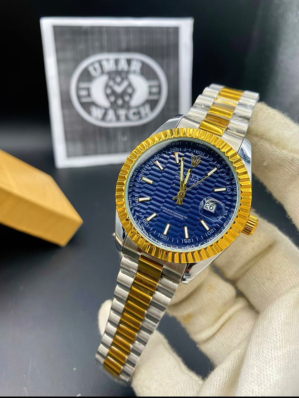 Premium Analog Wristwatch with Date Display