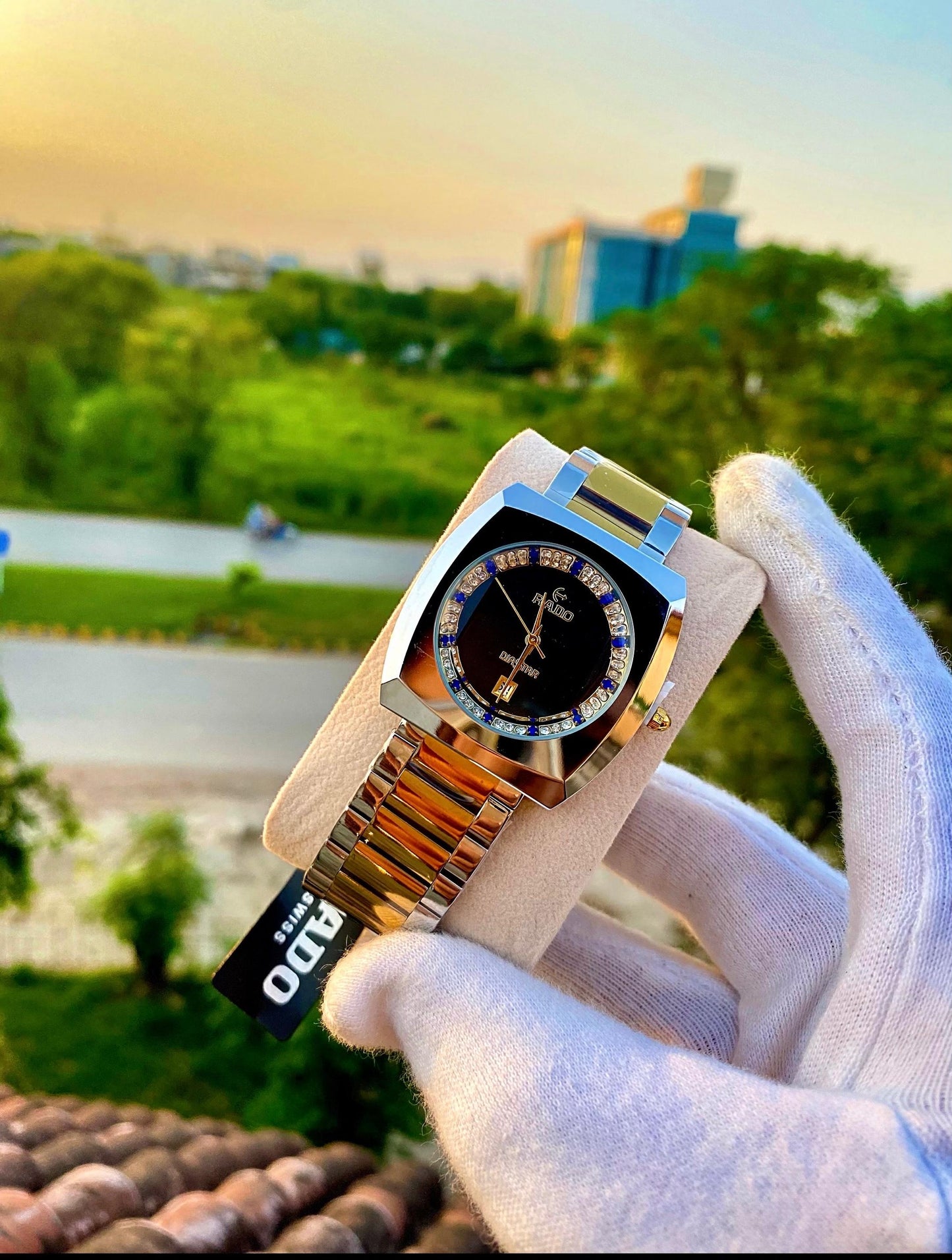 Luxury Diamond Accent Wristwatch – Timeless Elegance for Every Occasion