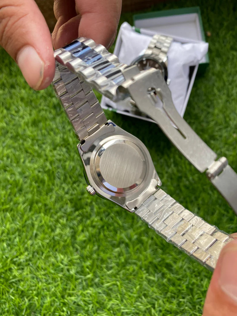 Premium Analog Watch with Crystal Accents & Jubilee Strap