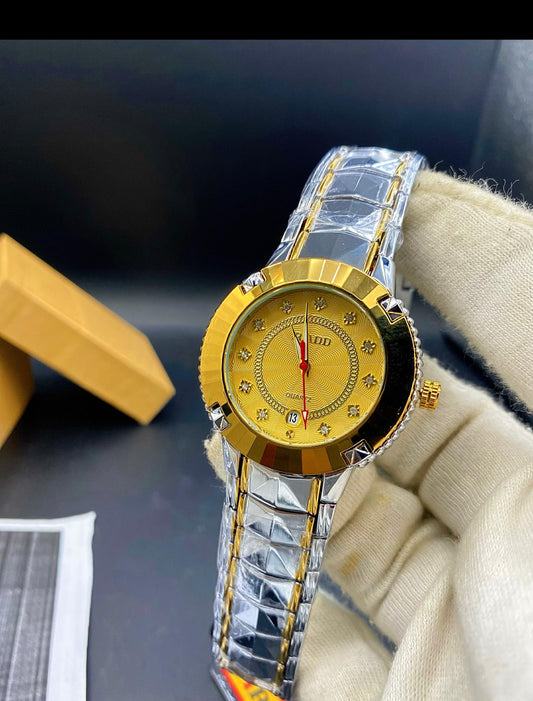 Luxury Style Crystal Pattern Analog Watch with Date Display